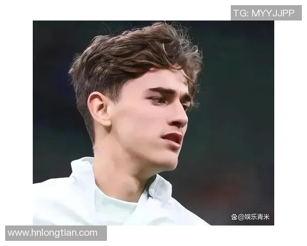 06足球明星风采大赏 从球场到生活的精彩瞬间解析 06足球明星风采大赏 从球场到生活的精彩瞬间解析